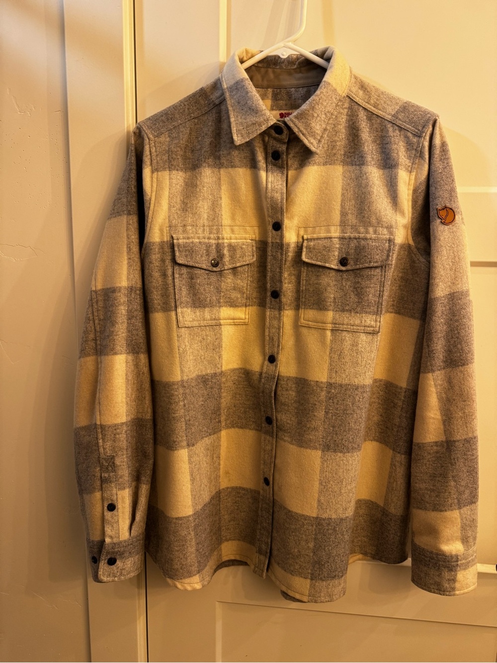 Fjallraven Canada Shirt Women’s Checkered Wool Shirt- Size Large
